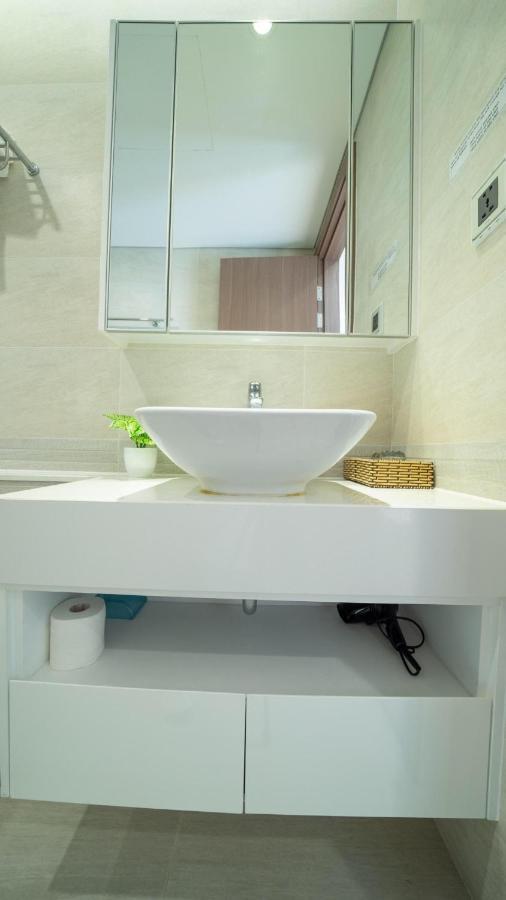 Bom Homes- Vinhomes Metropolis-Service Apartment Hanoi Buitenkant foto